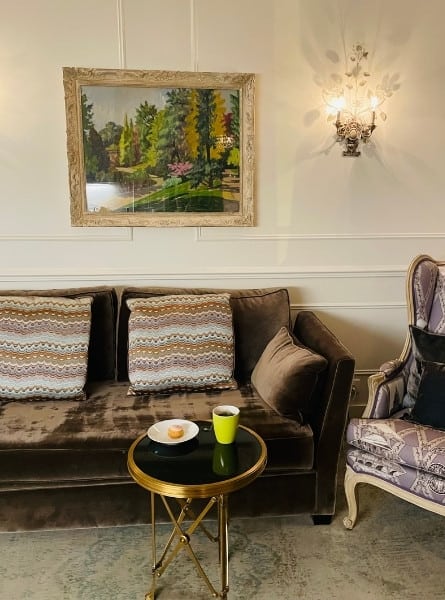 The living area at the Sangiovese apartment rental by Paris Perfect