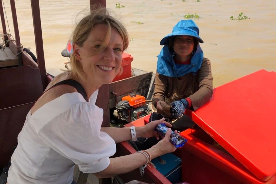 tonle sap lake floating grocery