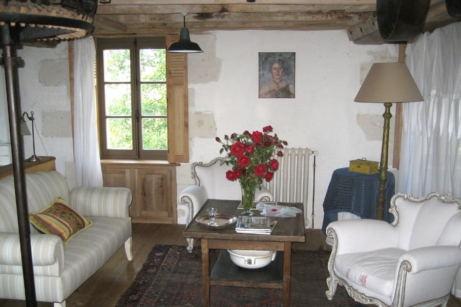 white flower room at le moulin bregeon